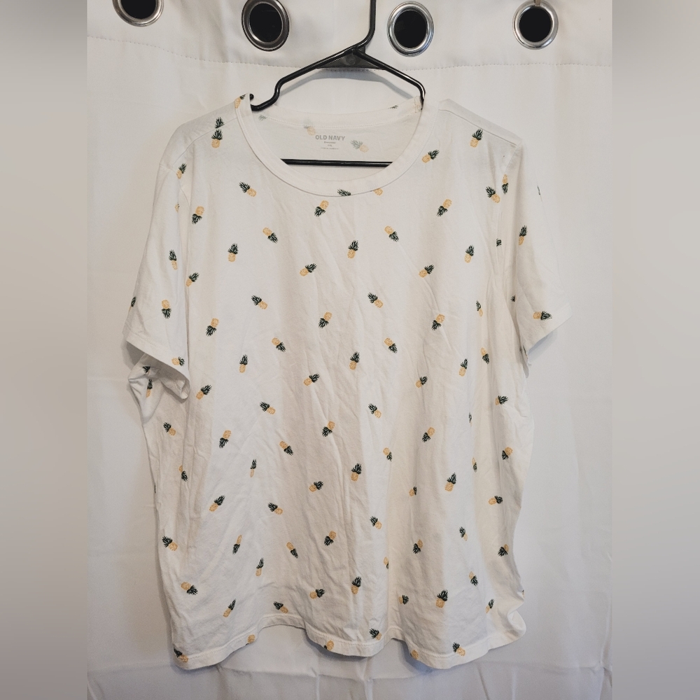 Womans White Pineapple Print Shirt. Old Navy Brand Size Xxl.